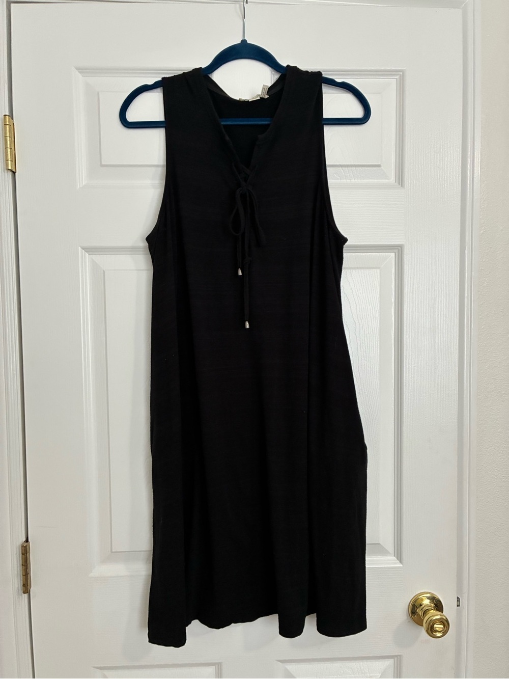 Black Sleeveless Tie-Neck Shift Dress